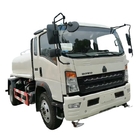 SINO TRUK HOWO 4*2 light duty 5cbm Bulk oil petrol tanker vehicle for sale, Good quality HOWO oil refueler vehicle