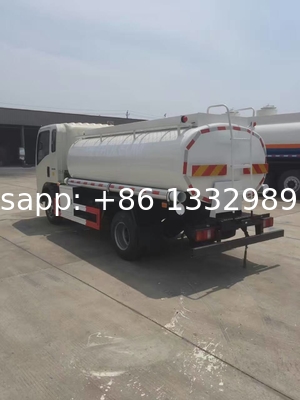 SINO TRUK HOWO 4*2 light duty 5cbm Bulk oil petrol tanker vehicle for sale, Good quality HOWO oil refueler vehicle