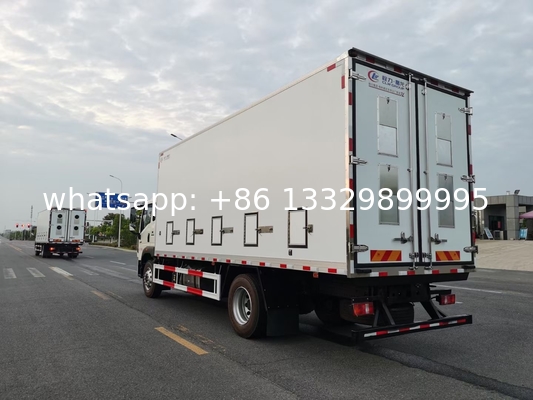 high quality competitive price SINOTRUK HOWO 4*2 RHD farm-oriented livestock poultry day old chicks transported vehicle