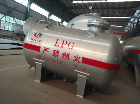 CLW brand 5.5m3 2.3tons bulk lpg gas transported truck for sale, factory sale best price 2.5tons propane gas tank truck