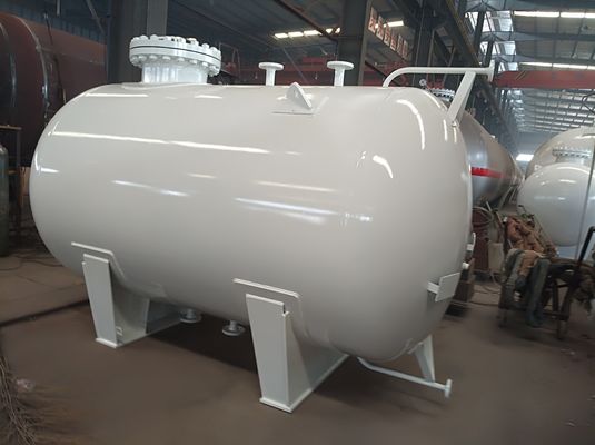 CLW brand 5.5m3 2.3tons bulk lpg gas transported truck for sale, factory sale best price 2.5tons propane gas tank truck
