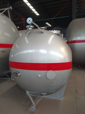 CLW brand 5.5m3 2.3tons bulk lpg gas transported truck for sale, factory sale best price 2.5tons propane gas tank truck