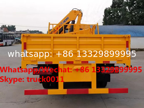 Customized Dongfeng brand 4*2 LHD 4T folded crane mounted on truck for sale, 140hp diesel 4T folded truck with crane