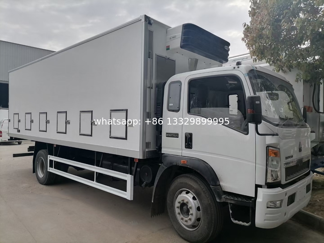 Customized 50000 HOWO LHD day old chick transported truck for Africa10T HOWO brand livestock poultry baby birds van tru
