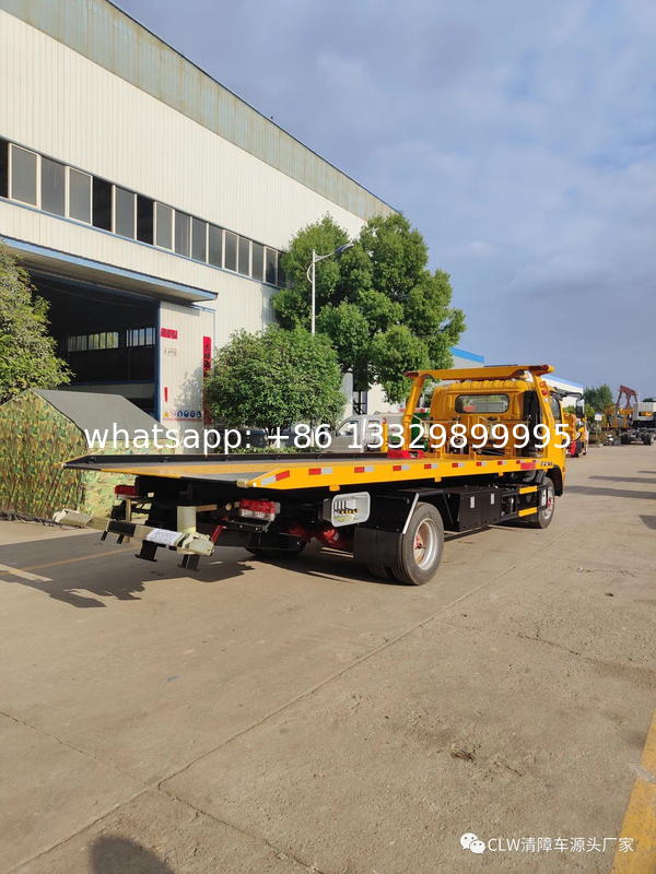 Italy Imported Special Balance Valve Flatbed Wrecker Towing Truck with Even Bigger Loading Capacity and 6*4 8*4 LHD Driv