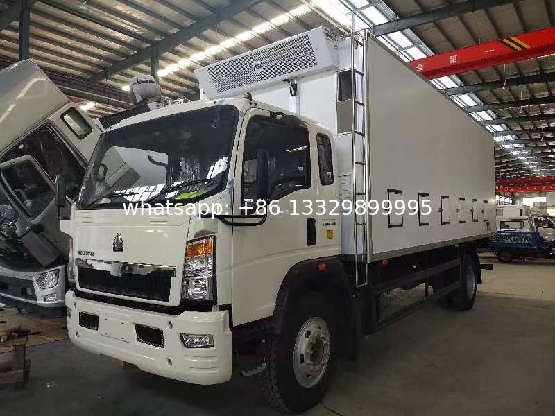Chinamade HOWO diesel poultry chicks van vehicle 40000 capacity for sale High quality animal