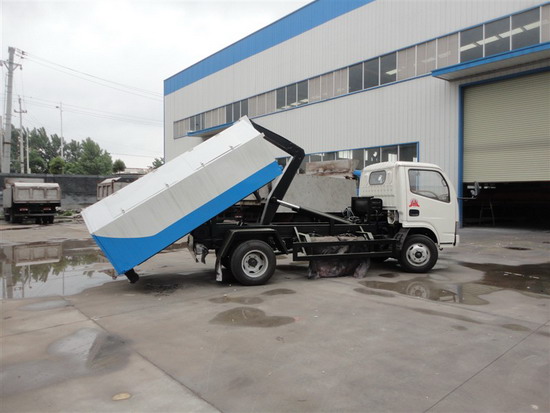 Factory sale best price CLW brand 4cbm hydraulic lifting mini garbage truck, high quality and best price garbage truck